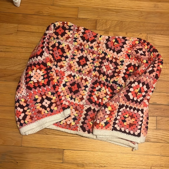 Gorgeous handmade bell sleeve grandma square pullover sweater - Picture 8 of 9